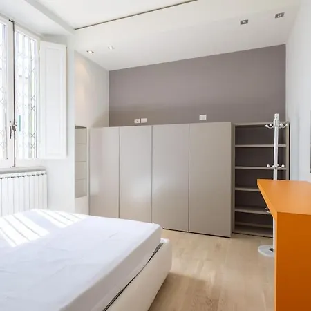 Small & Charming 1-br