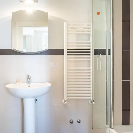 Small & Charming 1-br Apartment